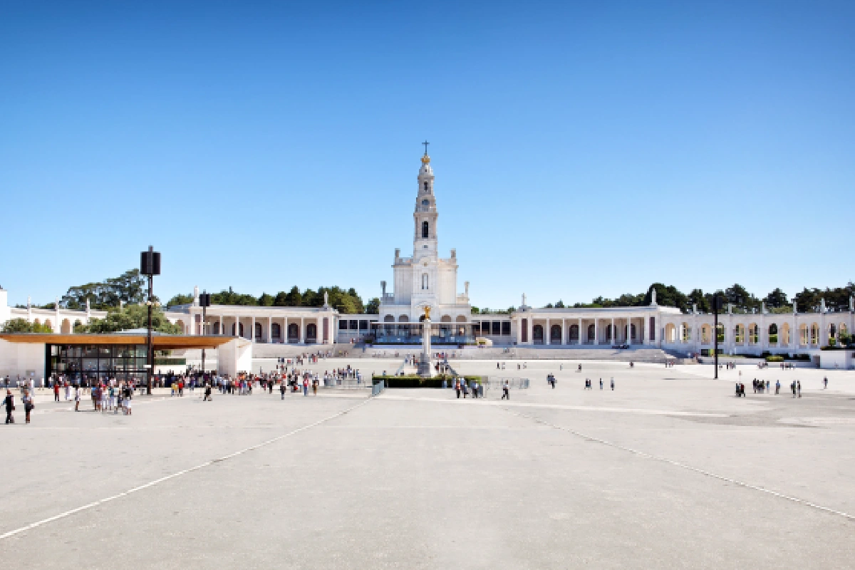 Imagem do Santuário de Fátima, em Lisboa, Portugal