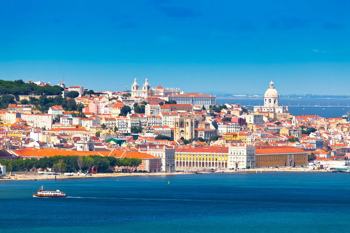 Vista panorâmica de Lisboa e do Rio Tejo