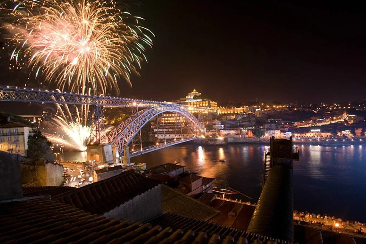 Vista-se de alegria no reveillon em Portugal