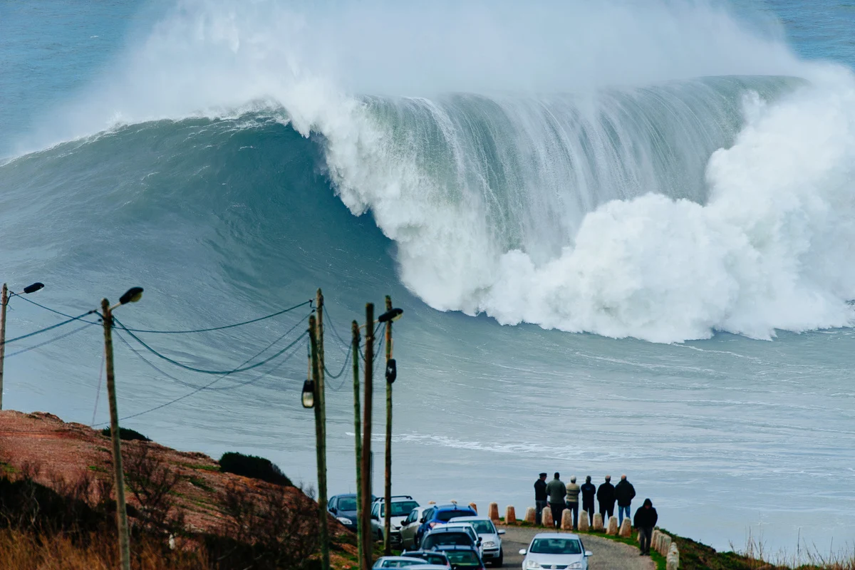 O "canhão de Nazaré", uma das maiores ondas do mundo
