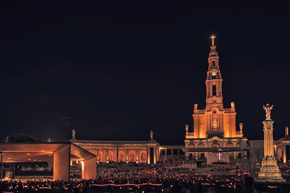 Santuário de Fátima à noite