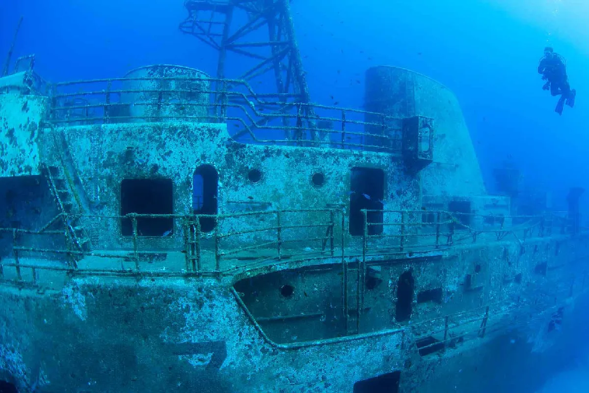Mergulho no navio "Madeirense"