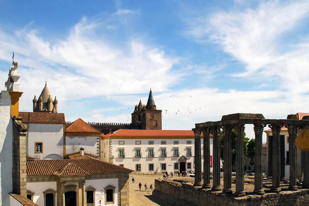 Évora