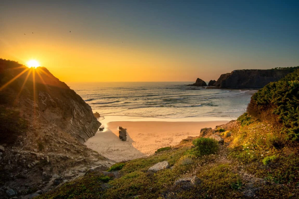Praia das Adegas, no Algarve