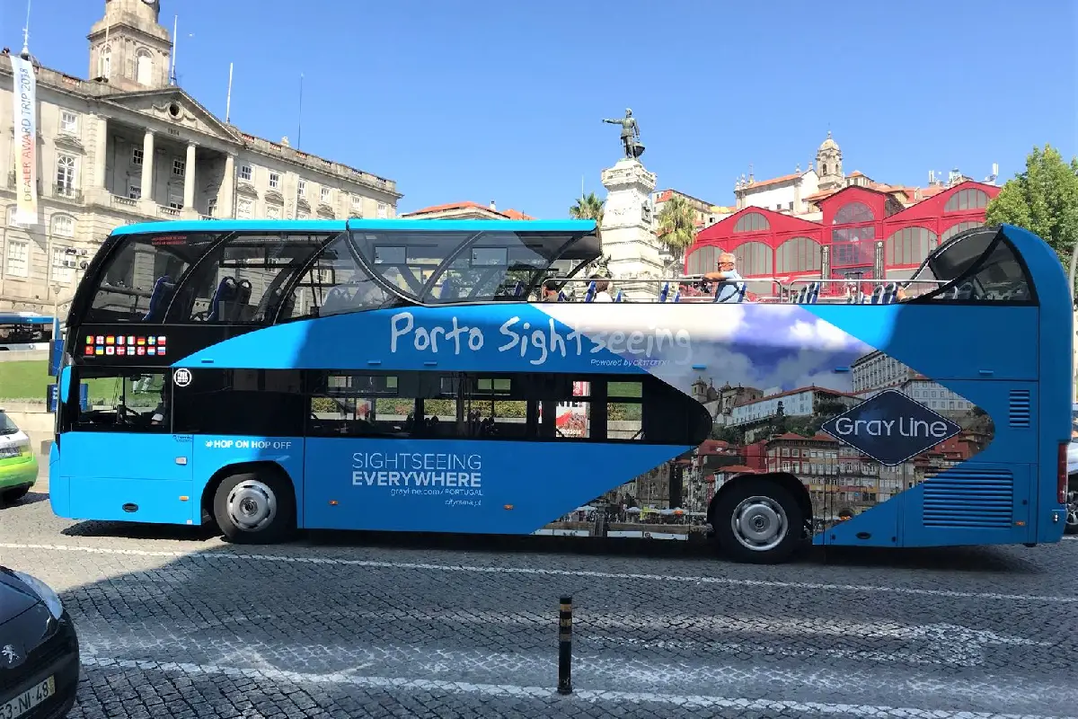 Autocarro turístico no Porto
