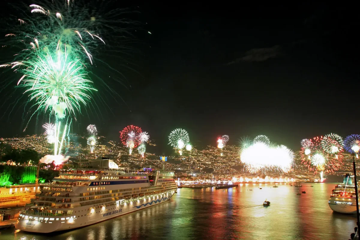 Fogos de artifício na Baía do Funchal