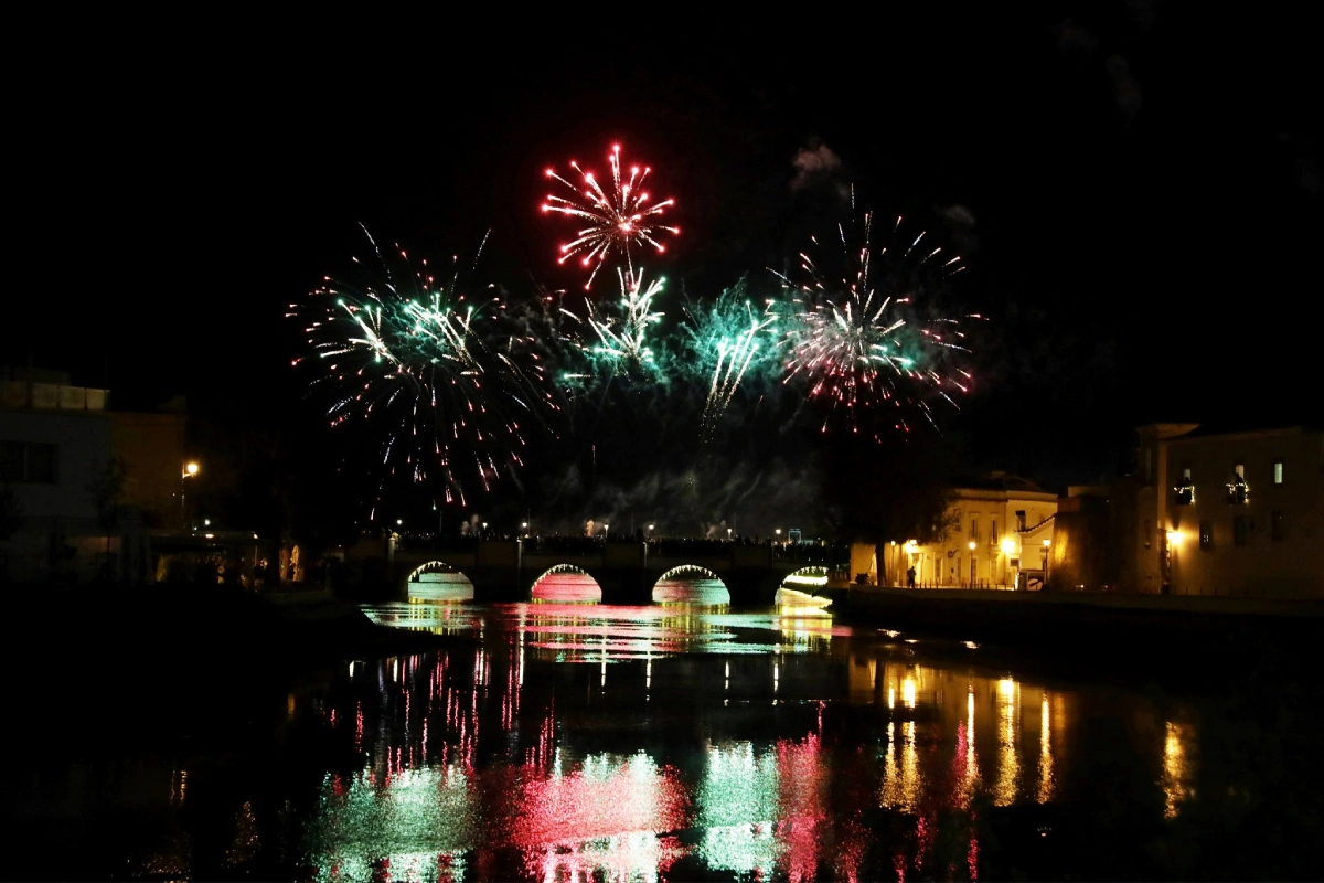 Fogos de Artifícios sobre a Ponte Gilão