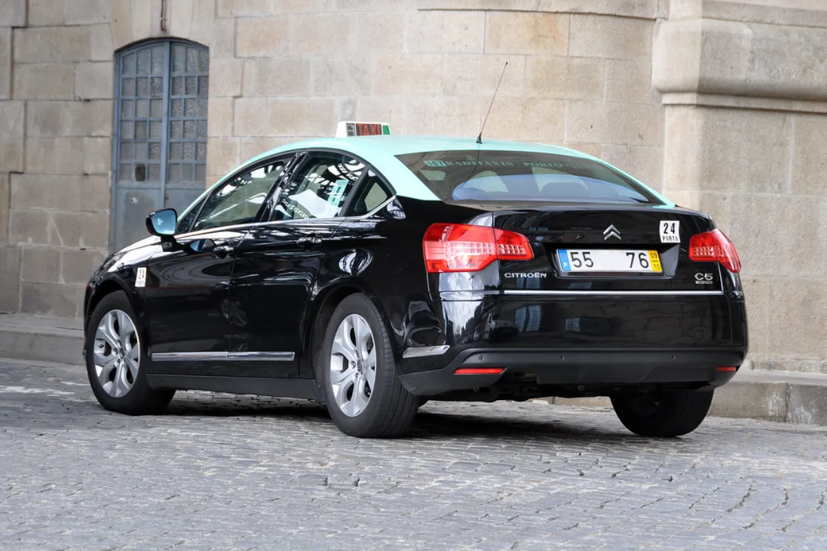 Taxi oficial no Porto